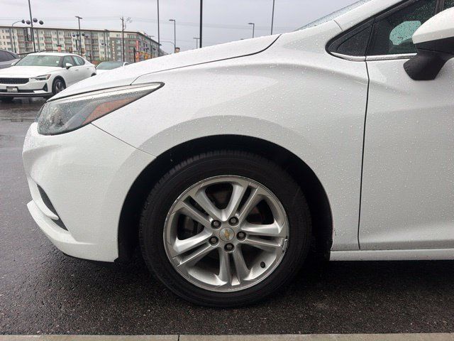 Used 2018 Chevrolet Cruze LT w/ LT Fleet Convenience Package FWD image 4