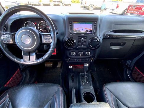 Used 2018 Jeep Wrangler Unlimited Rubicon image 14