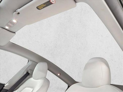 Used 2021 Tesla Model Y Long Range image 16