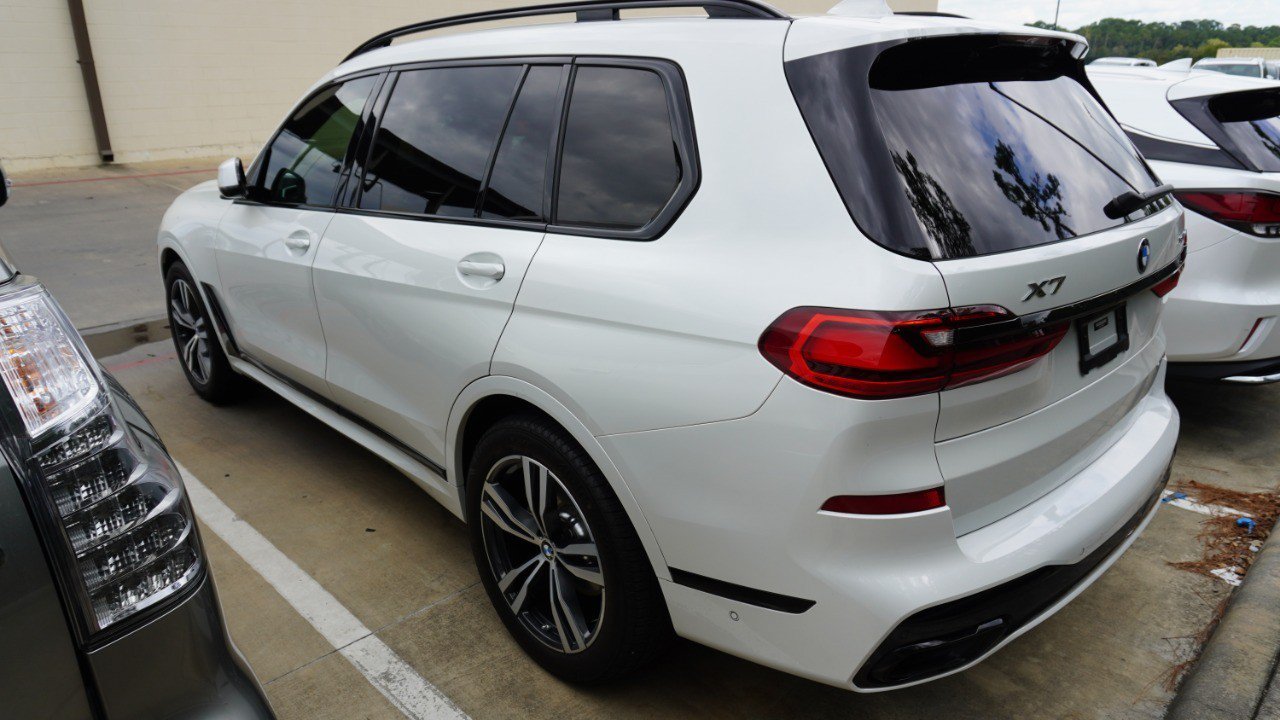 Used 2022 BMW X7 xDrive40i w/ M Sport Package AWD/4WD image 9