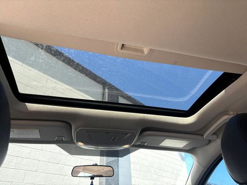 Used 2018 Ford Focus Titanium image 11