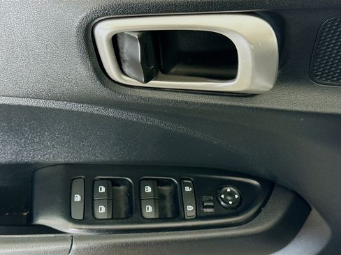 Used 2024 Hyundai Venue SEL image 22