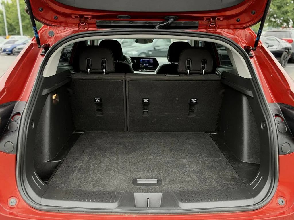 Used 2024 Chevrolet Trax LS w/ LS Convenience Package FWD image 20