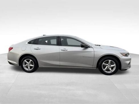 Used 2018 Chevrolet Malibu LS image 9