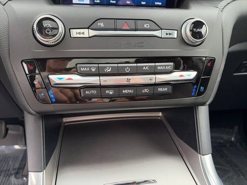 Used 2020 Ford Explorer ST w/ Premium Technology Package AWD/4WD image 18