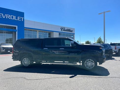 Used 2020 Chevrolet Silverado 2500 High Country AWD/4WD image 3