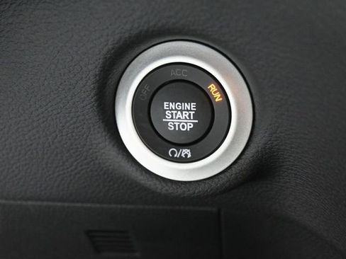 New 2026 Chrysler Pacifica Select AWD/4WD image 24