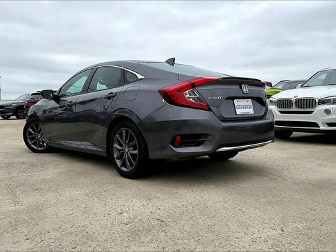 Used 2019 Honda Civic EX image 3