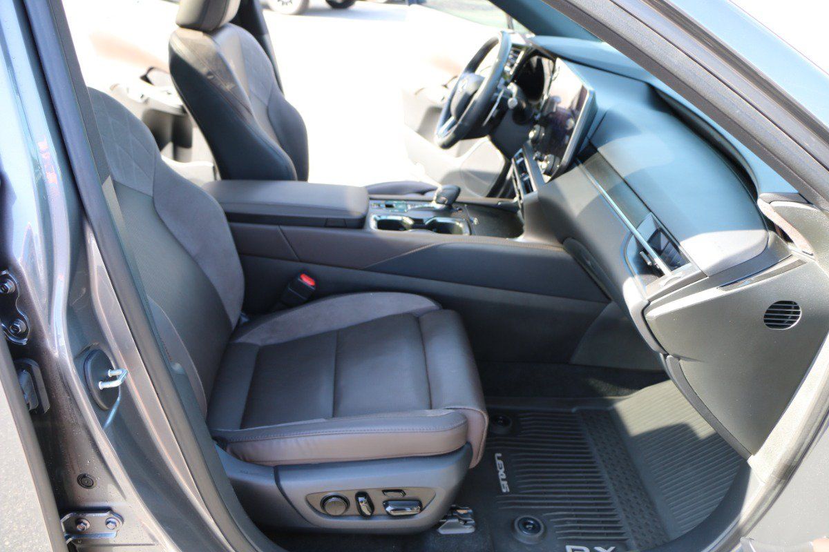 Used 2023 Lexus RX 350 FWD w/ Accessory Package image 28