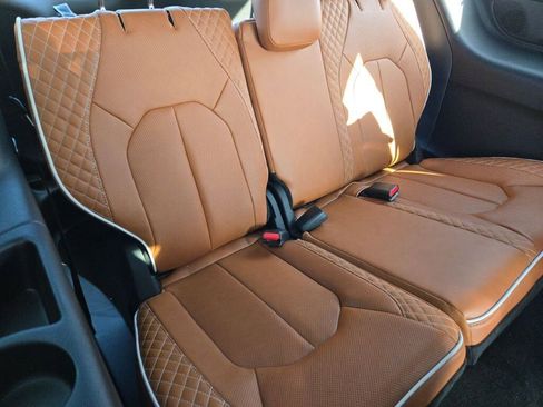 New 2026 Chrysler Pacifica Pinnacle w/ Trailer Tow Group image 10