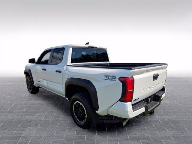 Used 2025 Toyota Tacoma TRD Off-Road AWD/4WD image 5