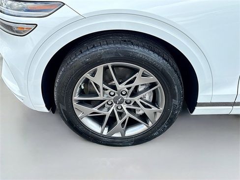 Used 2024 Genesis GV70 2.5T w/ Select Package image 31