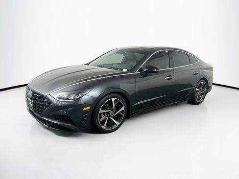 Used 2021 Hyundai Sonata SEL Plus w/ Tech Package FWD image 3