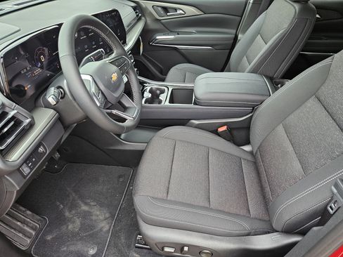 New 2026 Chevrolet Traverse LT FWD image 9