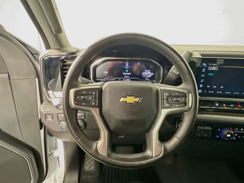 Used 2025 Chevrolet Silverado 2500 LT w/ Convenience Package AWD/4WD image 17