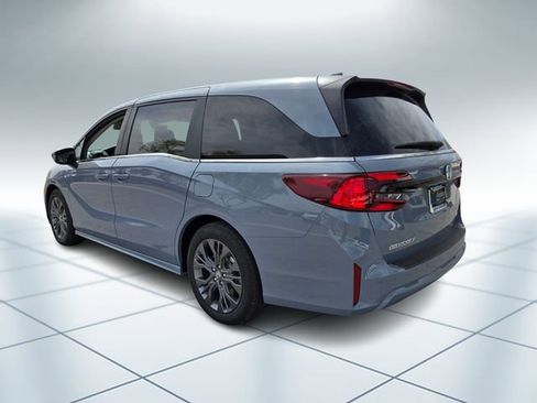 New 2026 Honda Odyssey Touring image 3