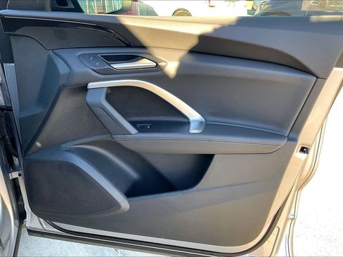 Used 2025 Audi Q5 Premium w/ Convenience Package image 21