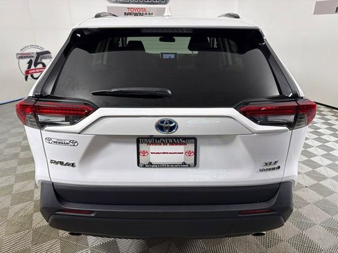 Used 2024 Toyota RAV4 XLE AWD/4WD image 4
