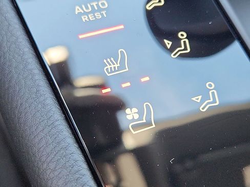 New 2026 Porsche Macan Turbo image 18