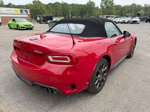 Used 2019 FIAT 124 Spider Abarth w/ Convenience Group RWD image 4