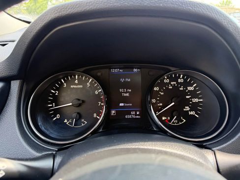 Used 2019 Nissan Rogue SV image 22