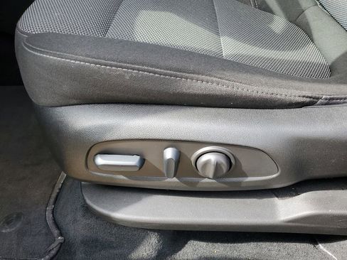 Certified 2023 Chevrolet Traverse LT image 6