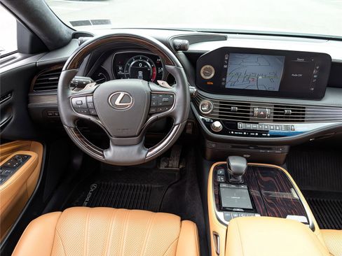 Certified 2022 Lexus LS 500 AWD w/ Luxury Package image 18