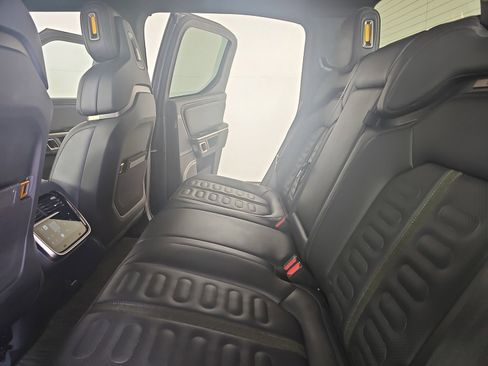 Used 2022 Rivian R1T Launch Edition image 22