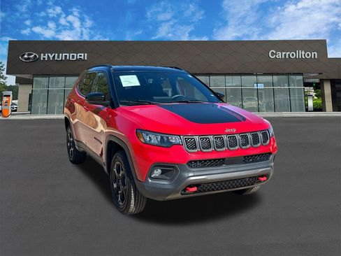 Used 2024 Jeep Compass Trailhawk image 3