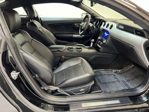 Used 2016 Ford Mustang GT Premium image 29