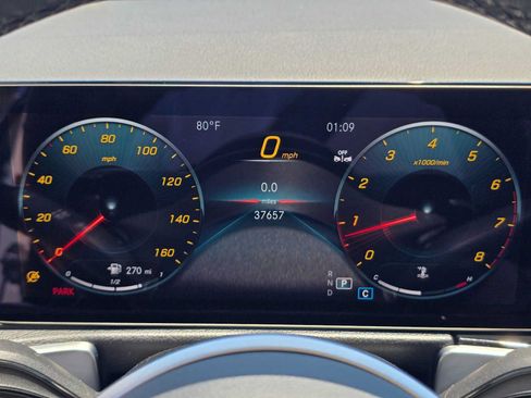 Used 2023 Mercedes-Benz GLB 250 4MATIC image 25