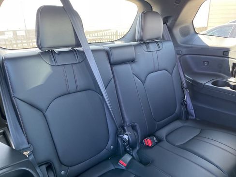 Certified 2025 Honda Pilot Black Edition image 30