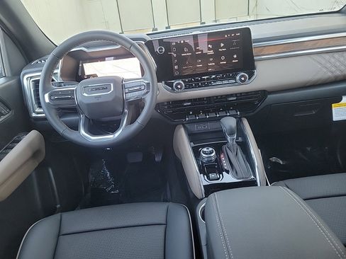 New 2026 GMC Canyon Denali image 14