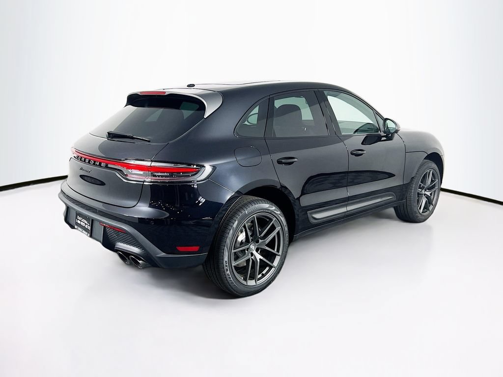 Certified 2026 Porsche Macan AWD/4WD image 9