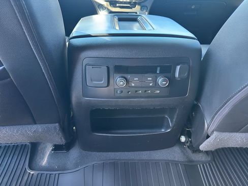 Used 2019 Chevrolet Tahoe LT w/ LT Signature Package AWD/4WD image 21
