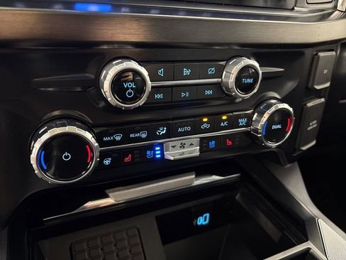 Used 2024 Ford F350 Lariat w/ Lariat Ultimate Package image 39