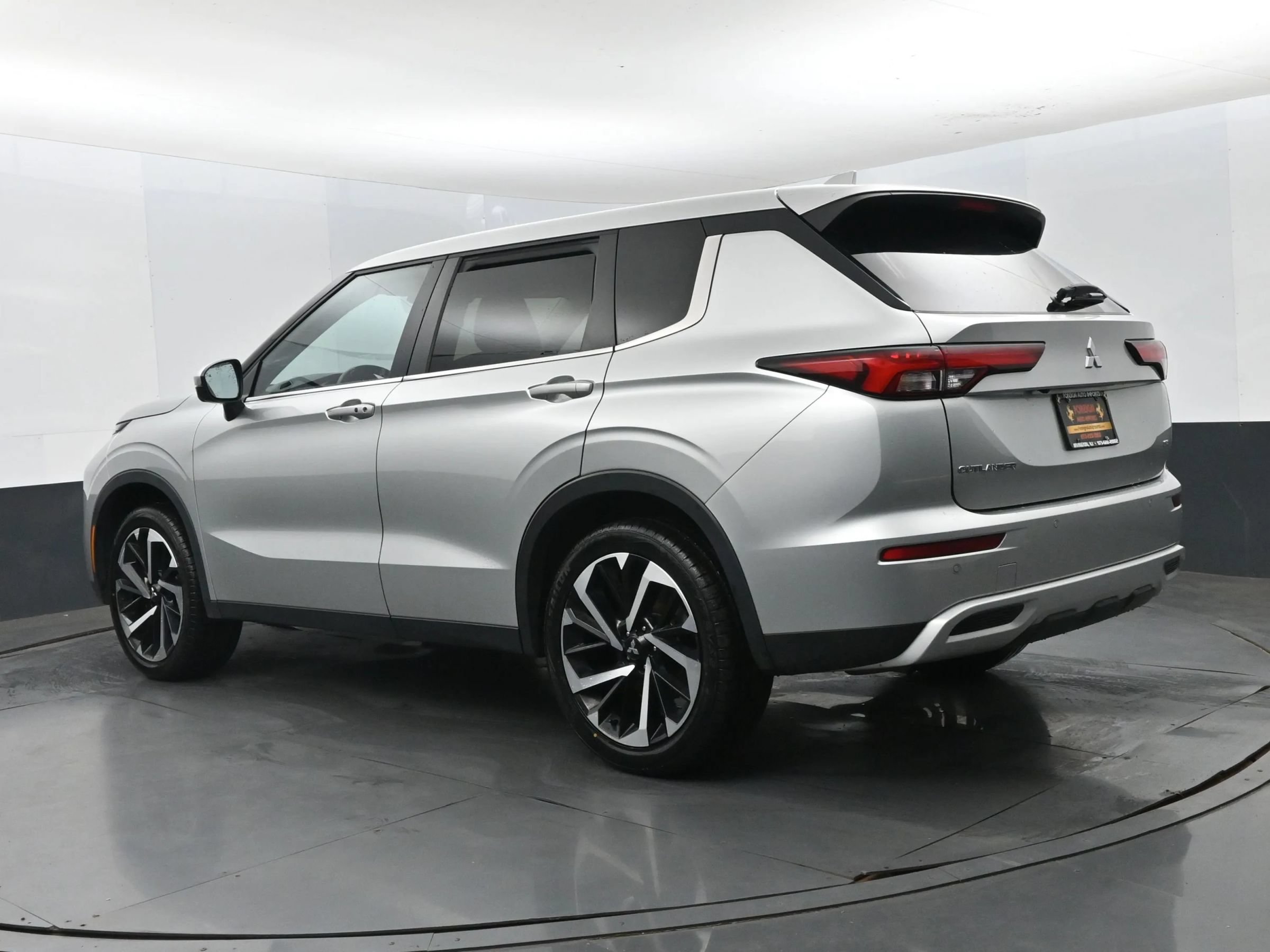 Used 2024 Mitsubishi Outlander Ralliart AWD/4WD image 7