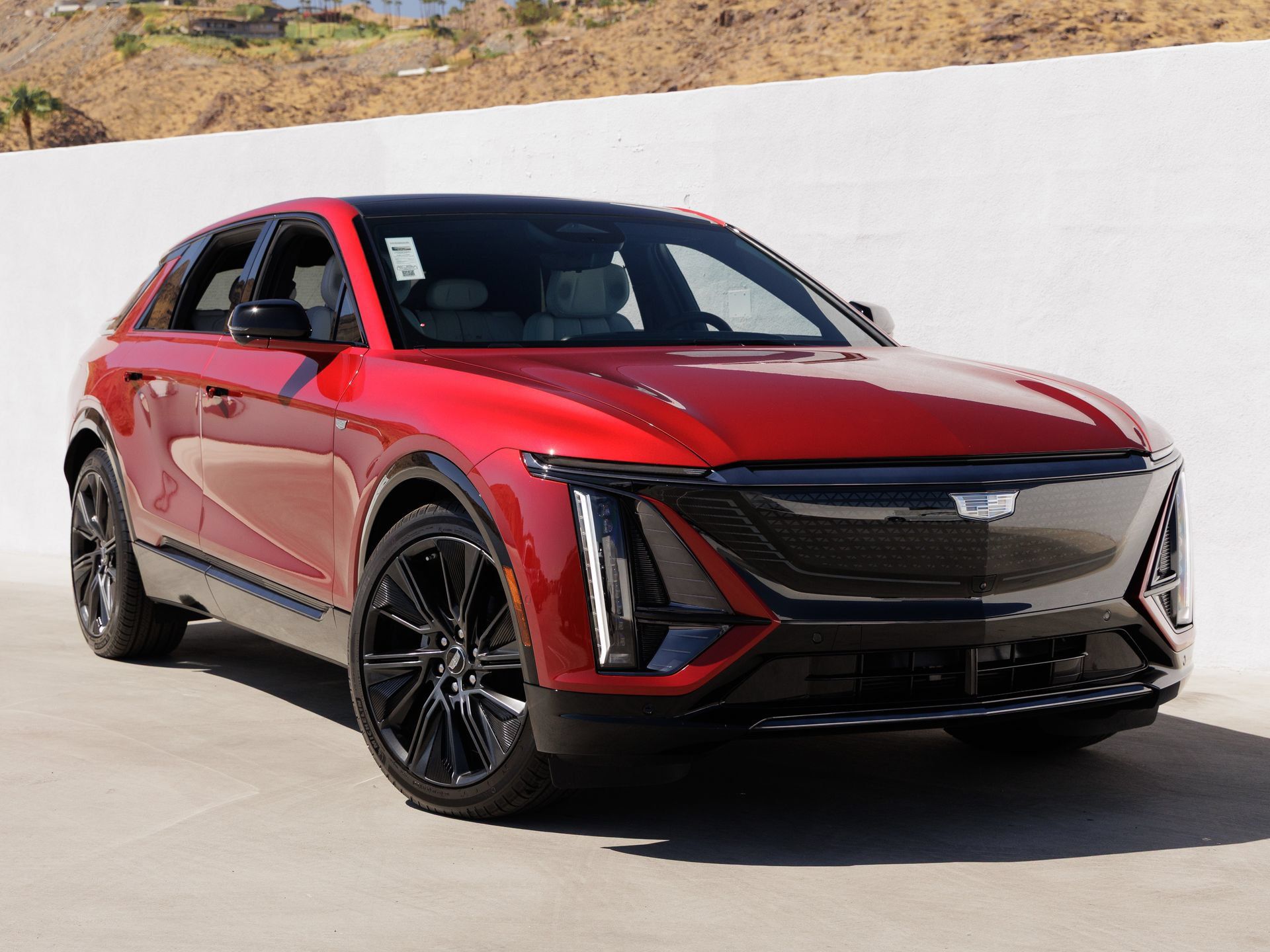 Used 2025 Cadillac Lyriq Sport AWD/4WD image 9