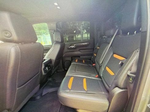 Used 2023 GMC Sierra 1500 AT4 w/ AT4 Premium Package AWD/4WD image 7