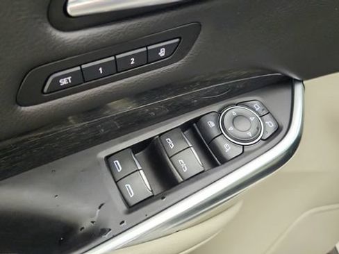 Used 2020 Cadillac XT4 Premium Luxury w/ Driver Awareness Package FWD image 18