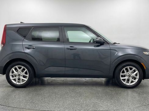 Used 2025 Kia Soul LX w/ LX Technology Package image 11