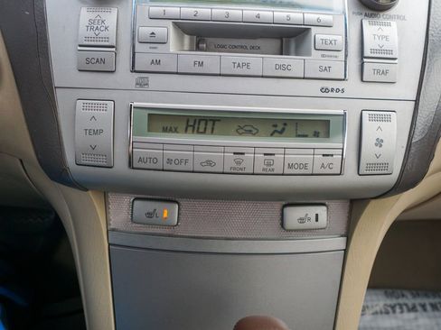 Used 2006 Toyota Solara SLE image 21