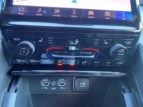 New 2025 Jeep Grand Cherokee Limited image 27