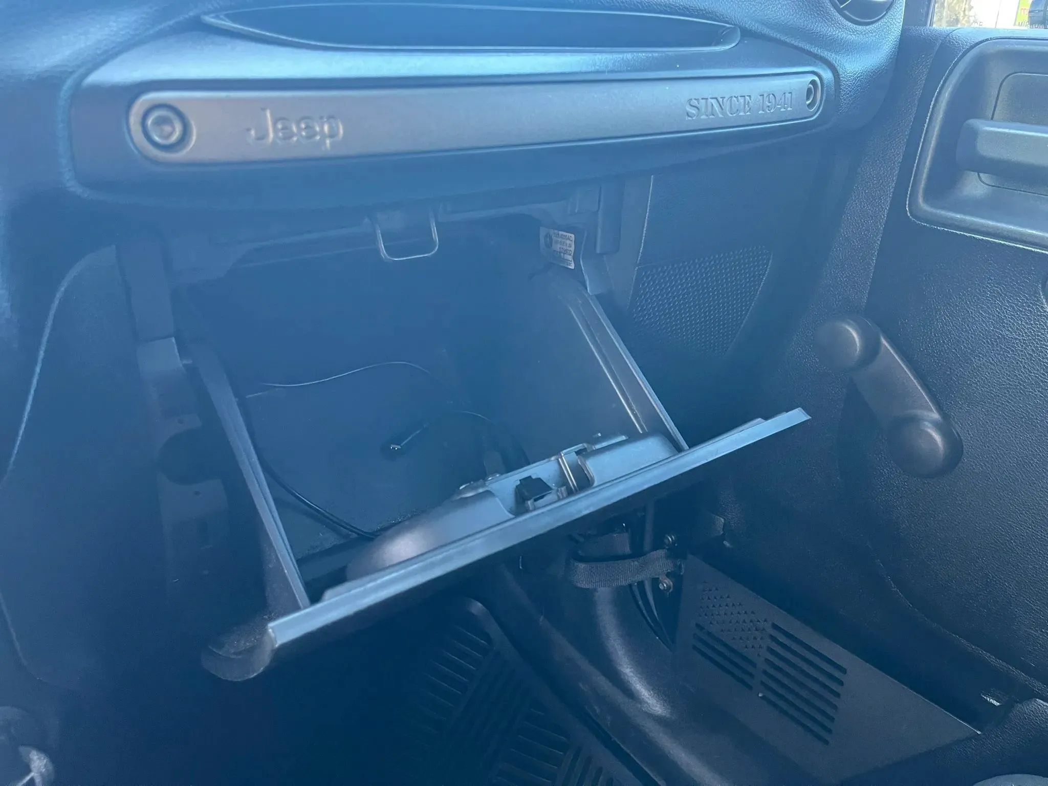 Used 2012 Jeep Wrangler Sport AWD/4WD image 19