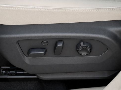 Certified 2021 Buick Envision Avenir FWD image 19