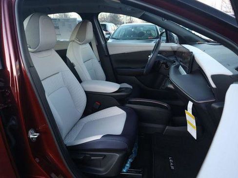 New 2026 Nissan Leaf Platinum+ w/ Cargo Package (Platinum+) FWD image 27