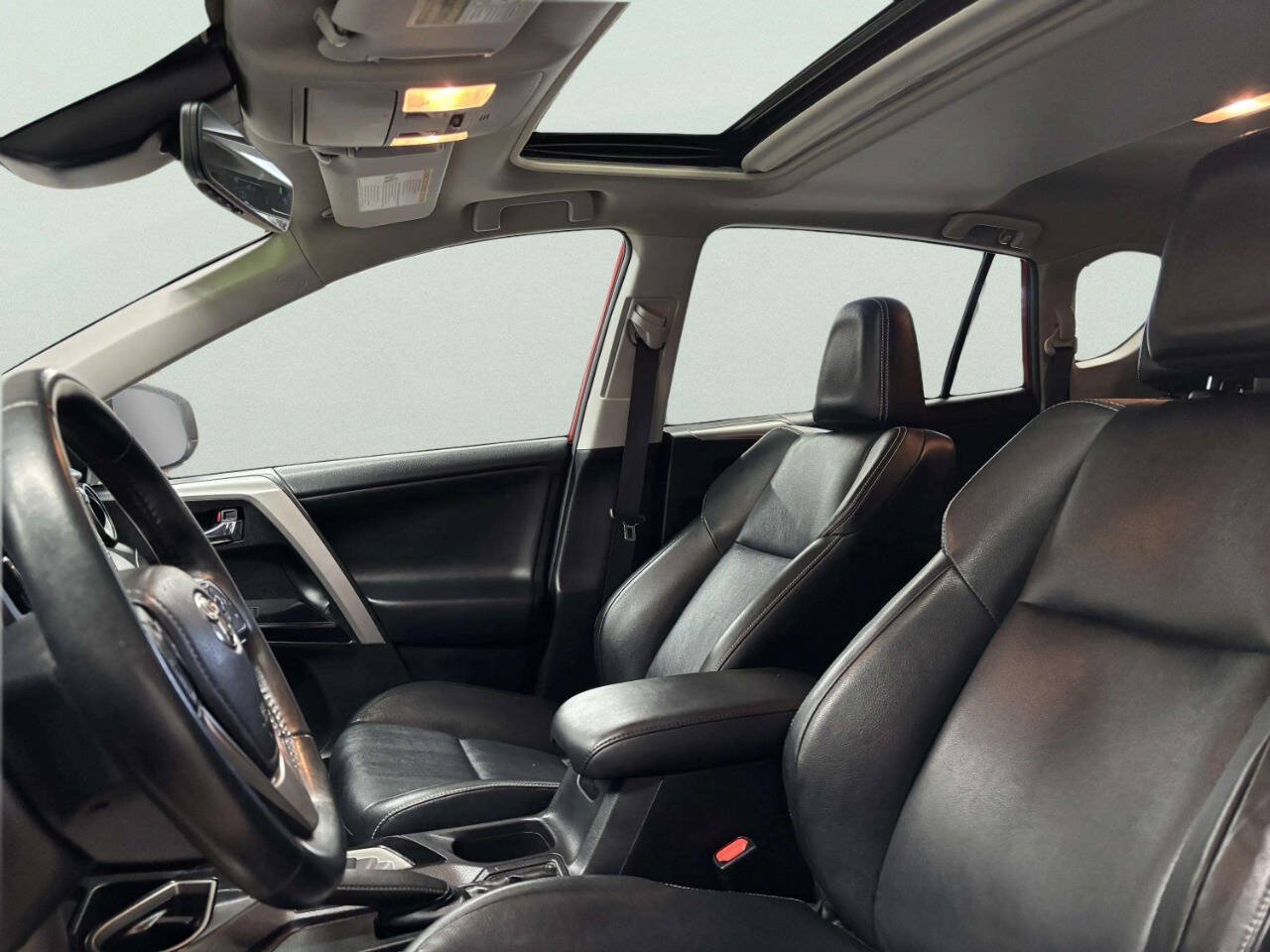 Used 2016 Toyota RAV4 Limited AWD/4WD image 17