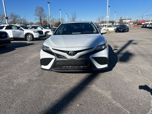 Used 2024 Toyota Camry SE image 7