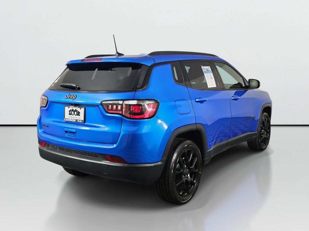 New 2026 Jeep Compass Latitude AWD/4WD image 4