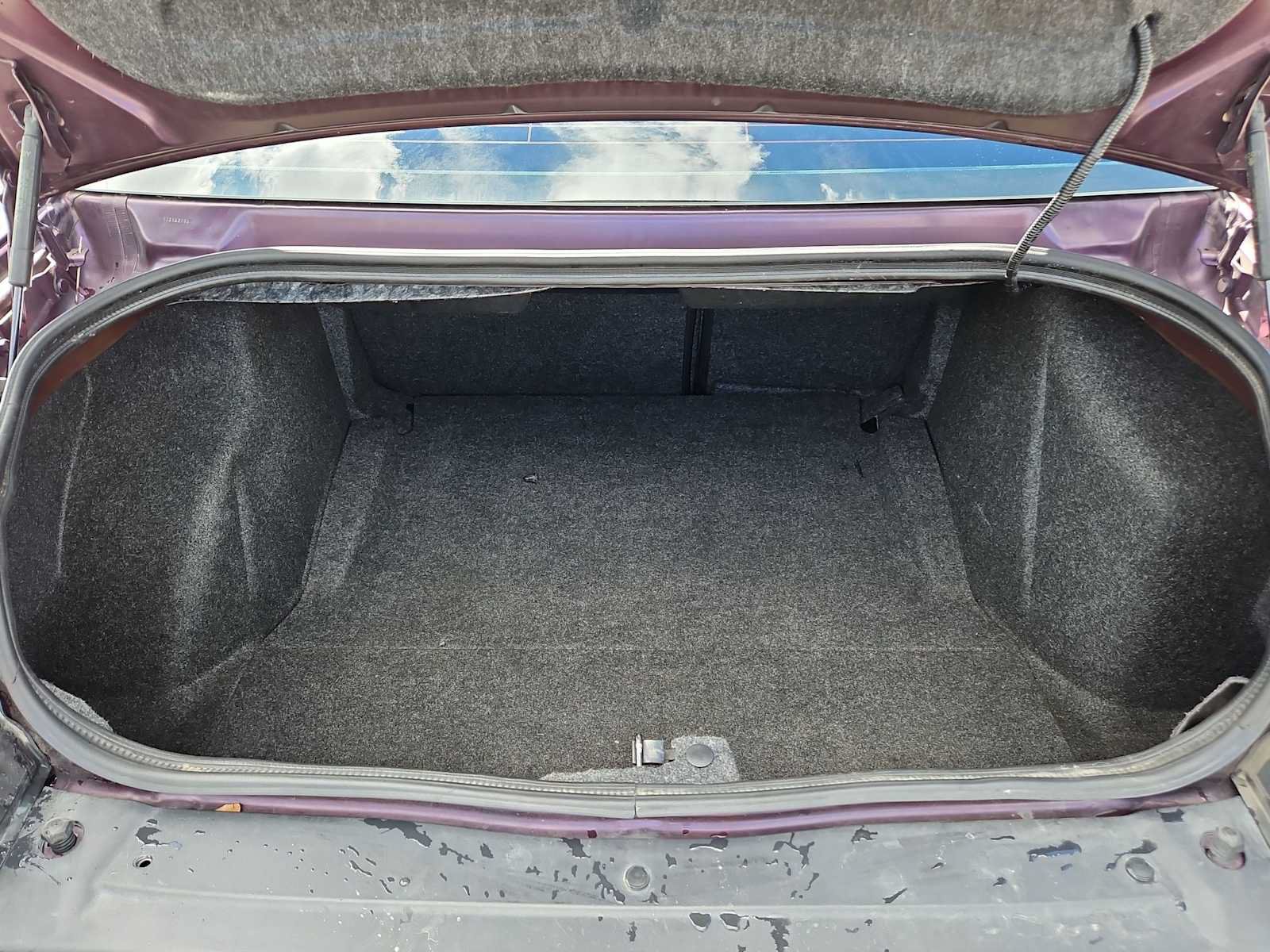 Used 2020 Dodge Challenger SXT RWD image 32